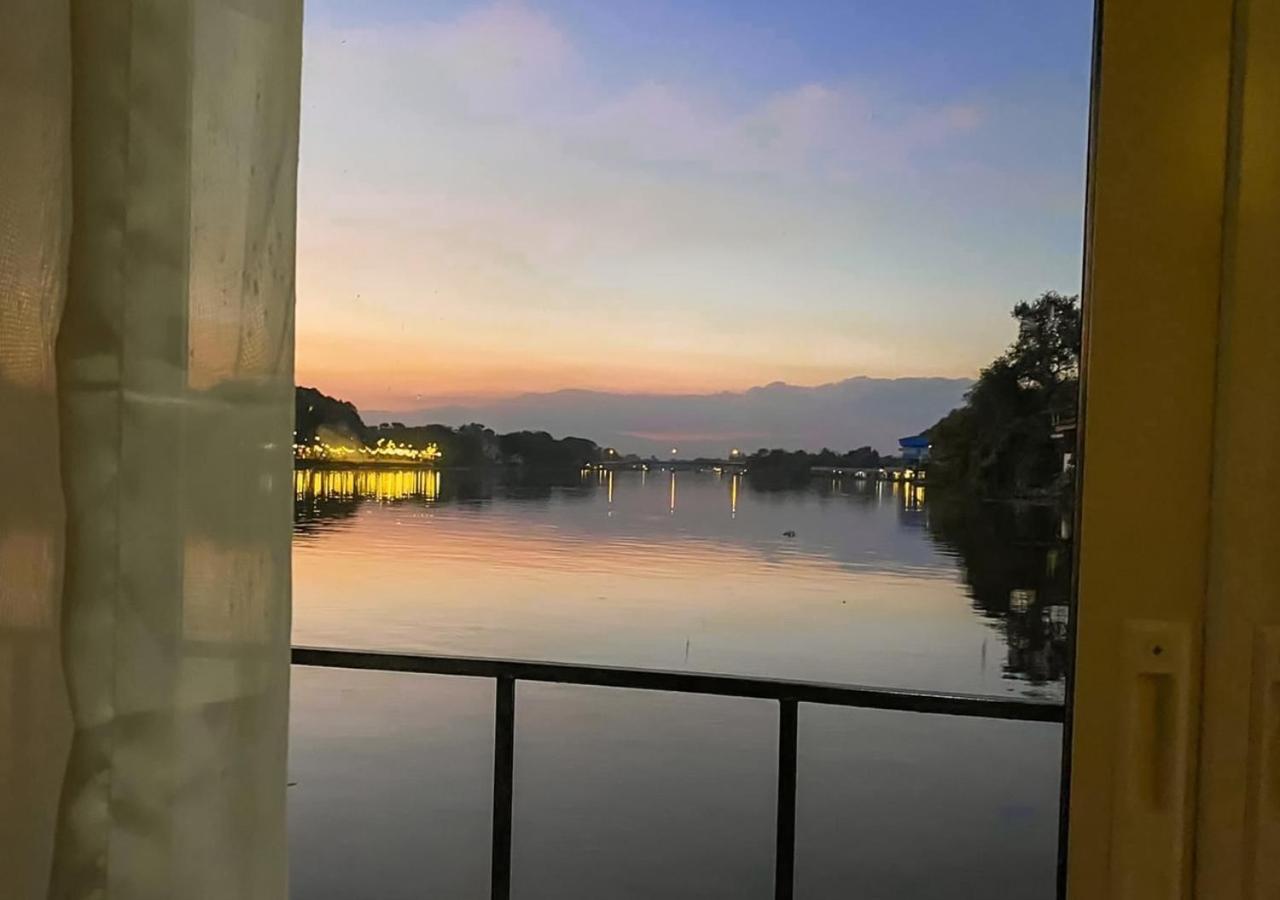 Tara Raft Hotel Kanchanaburi Exterior photo