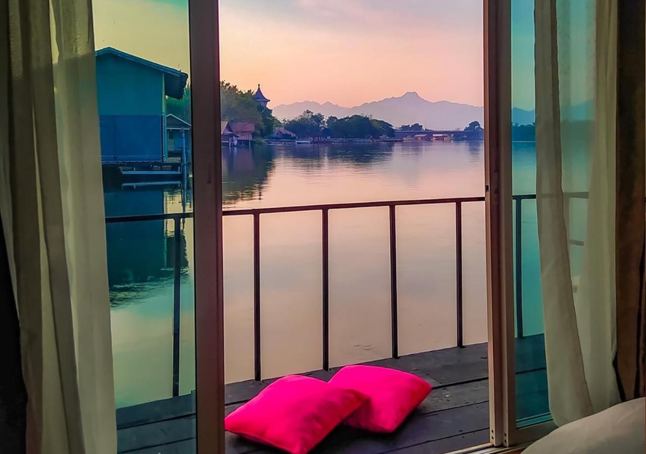 Tara Raft Hotel Kanchanaburi Exterior photo