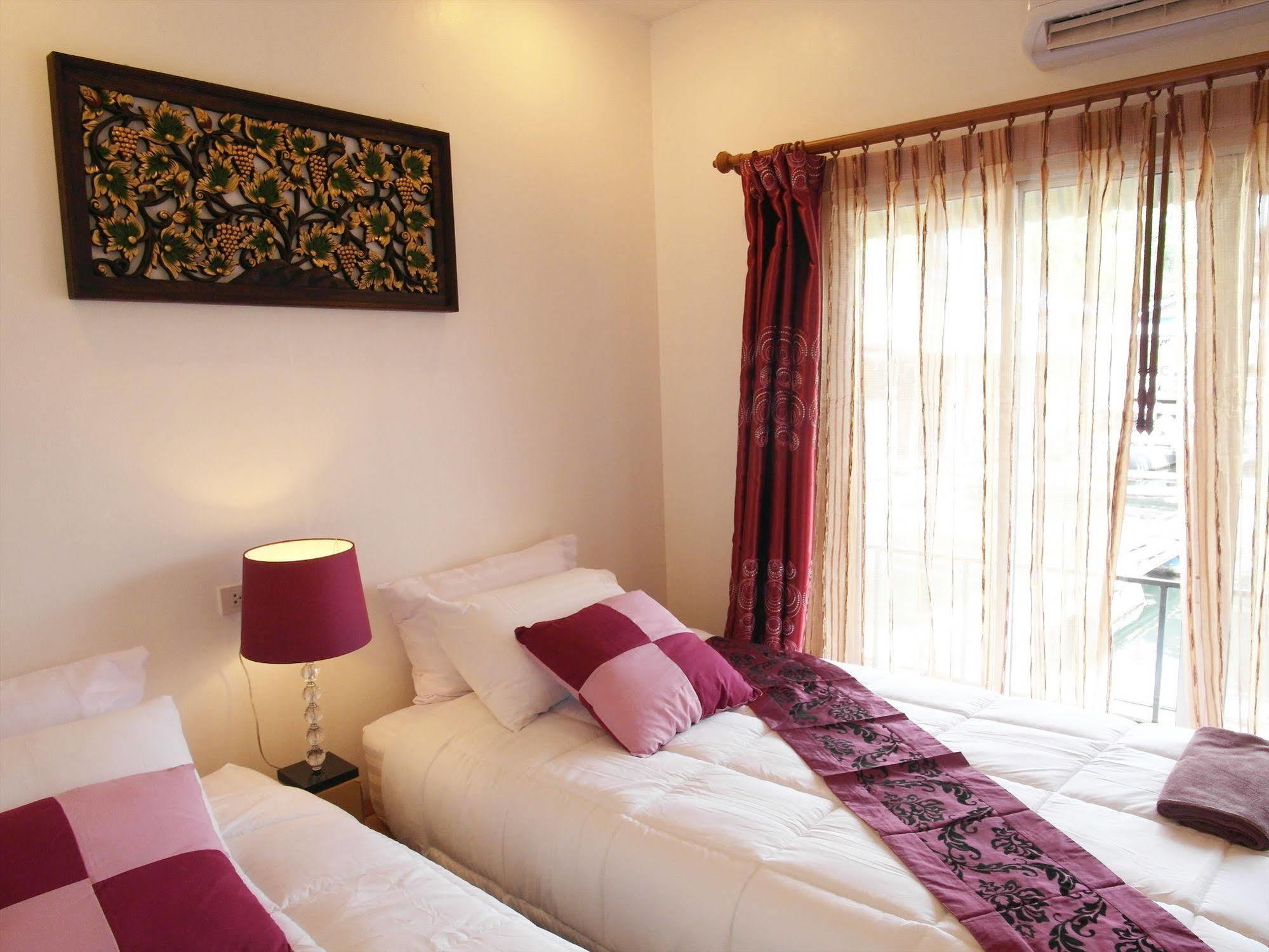 Tara Raft Hotel Kanchanaburi Exterior photo