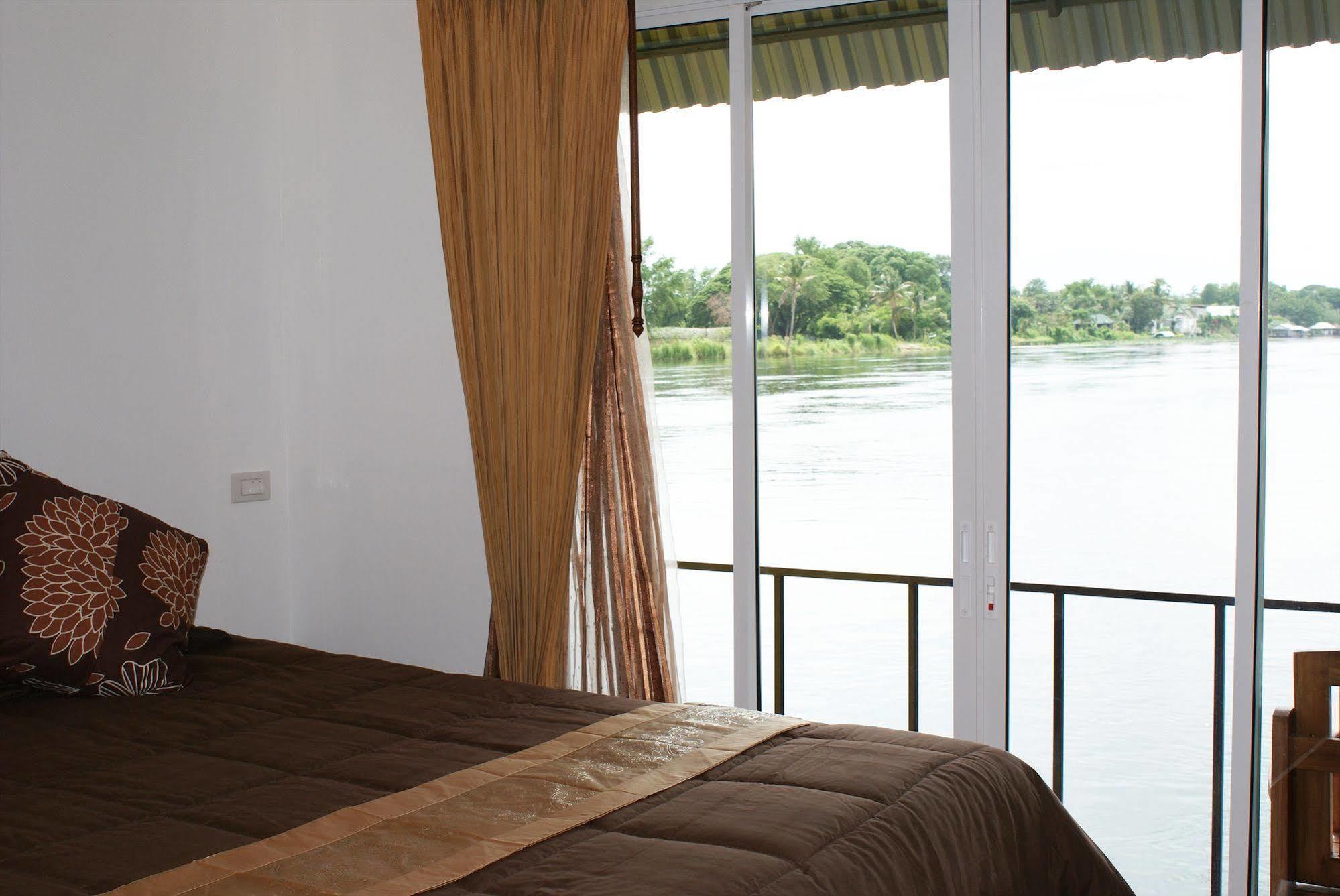 Tara Raft Hotel Kanchanaburi Exterior photo